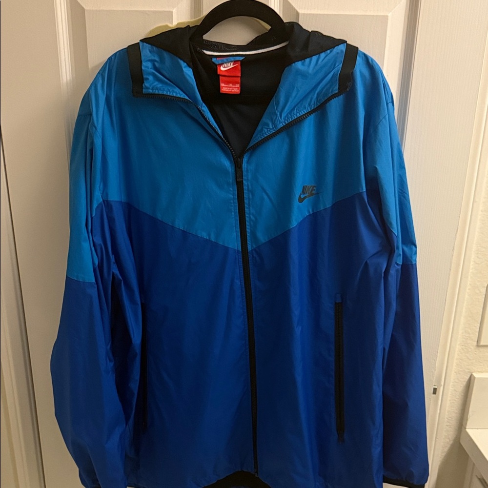 Nike Men's Two-Tone Blue Windbreaker